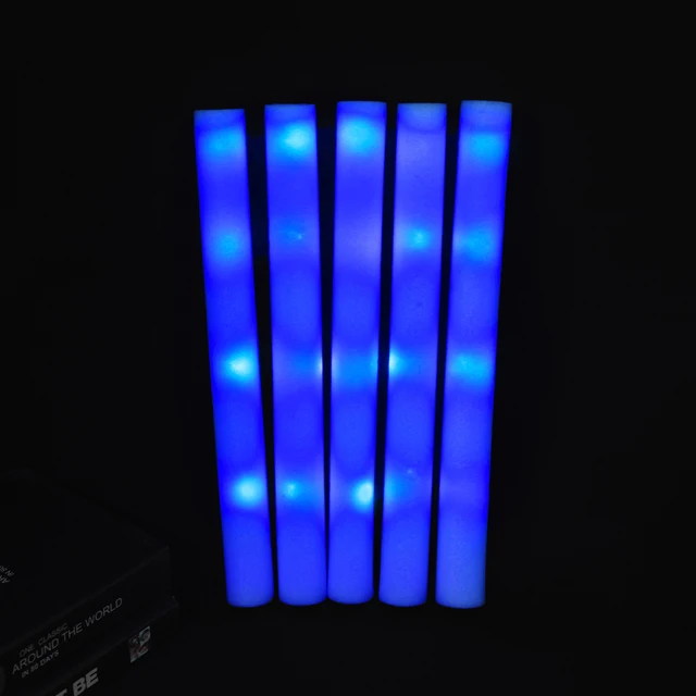 12/15/30/60 adet toplu renkli LED parlayan çubuklar RGB LED Glow köpük sopa Cheer tüp koyu ışık doğum günü düğün parti malzemeleri