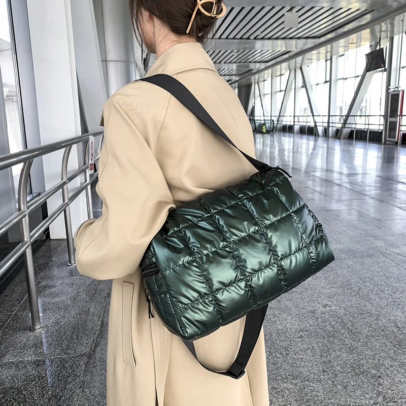 2022 yeni kış kol çantası kadın uzay balya ped pamuk tüy aşağı çanta bayan canta kova tasarımcı çanta Sac ana Bolsas
