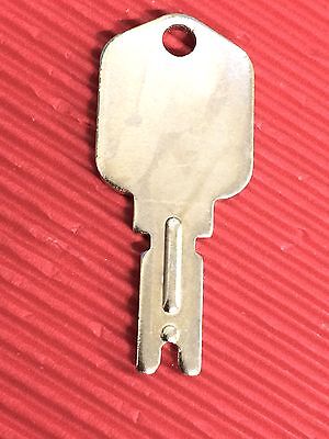 Yale, Hyster, Gradall, Pollak Forklift Pre Cut Keyblank FREE POST In Aust.-1430 - Görsel 2