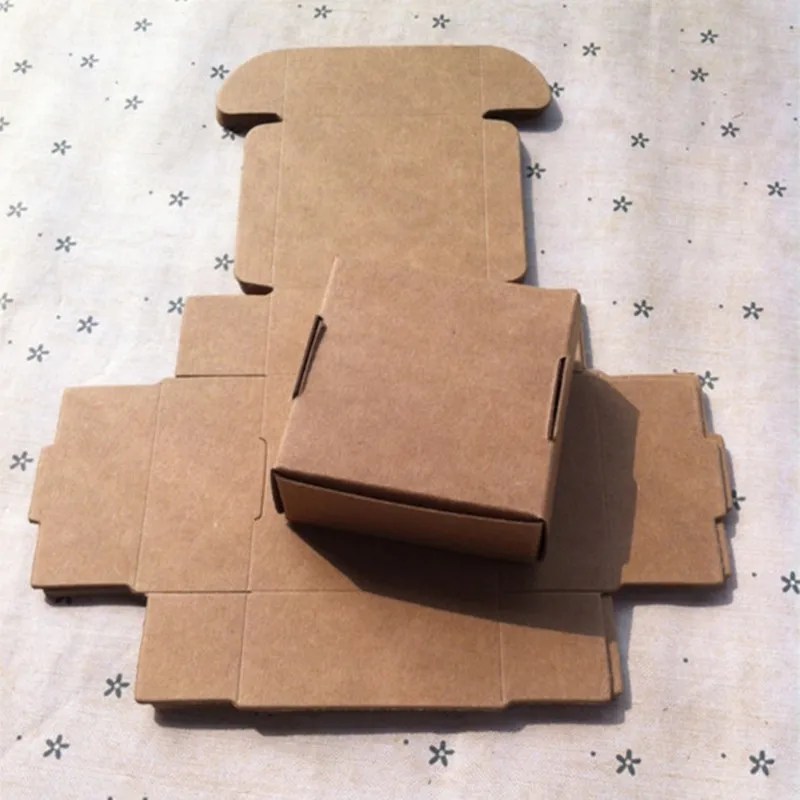 5.5X5.5x2.5CM Kraft hediye ambalaj karton kağıt el yapımı sabun Kraft zanaat karton takı aksesuarları saklama kutusu 100 adet/grup