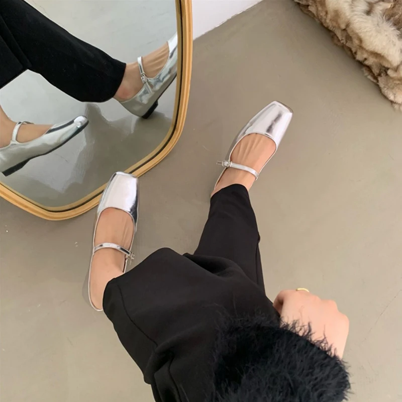 Antsquare kare ayak bale ayakkabıları moda düşük topuk Mary Jane ayakkabı Casaul gümüş sığ toka yumuşak taban ayakkabı Zapatos De Mujer