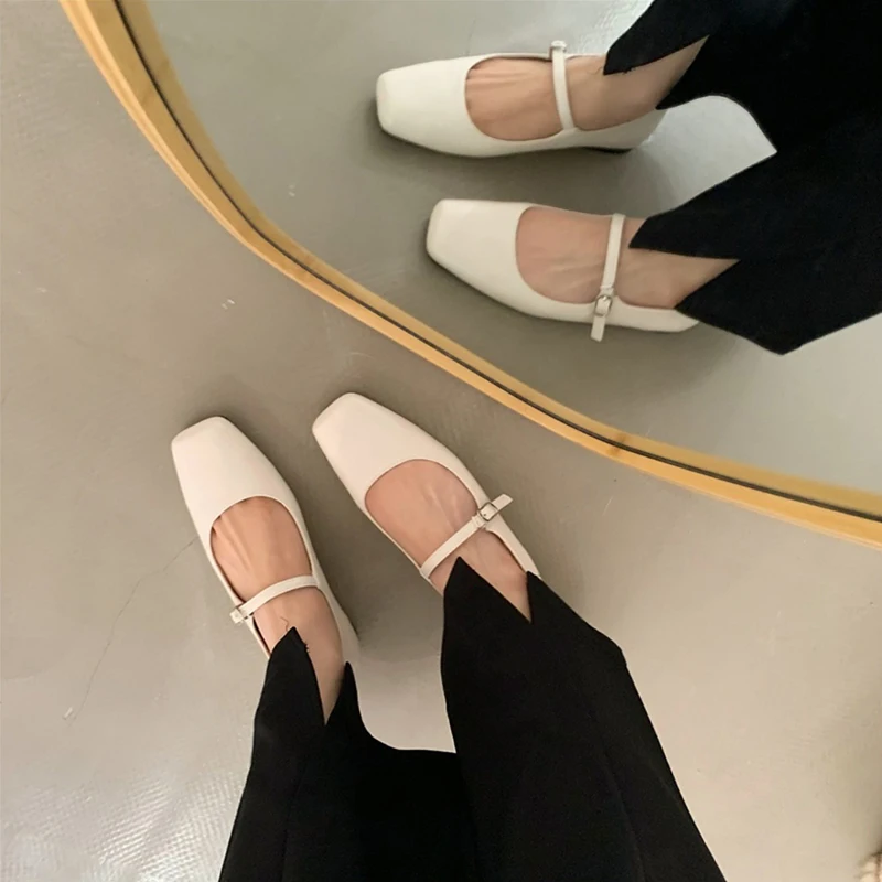 Antsquare kare ayak bale ayakkabıları moda düşük topuk Mary Jane ayakkabı Casaul gümüş sığ toka yumuşak taban ayakkabı Zapatos De Mujer