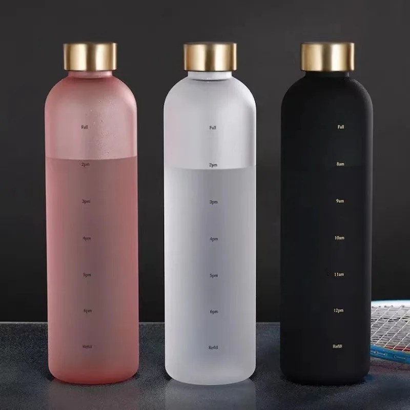 BPA ücretsiz su bardağı açık havada spor su şişesi buzlu plastik uzay fincanı zaman ölçeği ile 1000ml büyük kapasiteli Tumbler