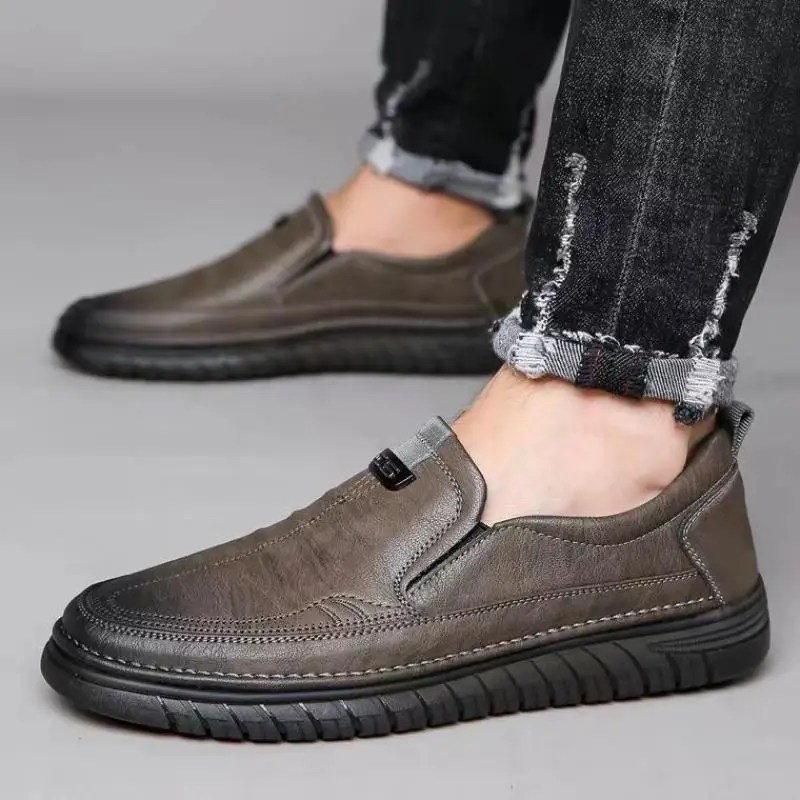 El yapımı inek deri ayakkabı erkekler için iş rahat ayakkabılar hafif yumuşak alt loafer'lar sürüş düz ayakkabı erkek ayakkabı üzerinde kayma