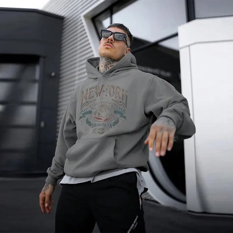 Erkek sonbahar ve kış yeni moda trendi çok yönlü baskı uzun kollu kapüşonlu Sweatshirt