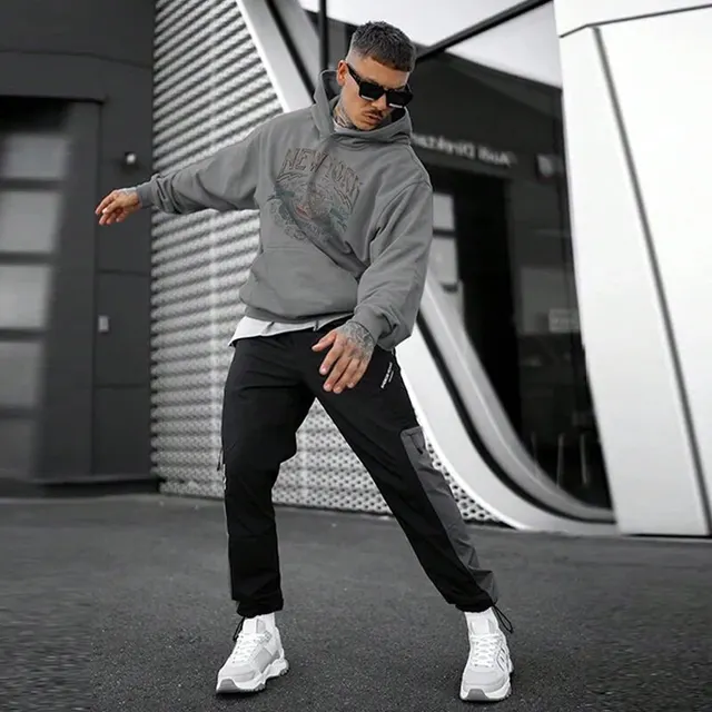 Erkek sonbahar ve kış yeni moda trendi çok yönlü baskı uzun kollu kapüşonlu Sweatshirt
