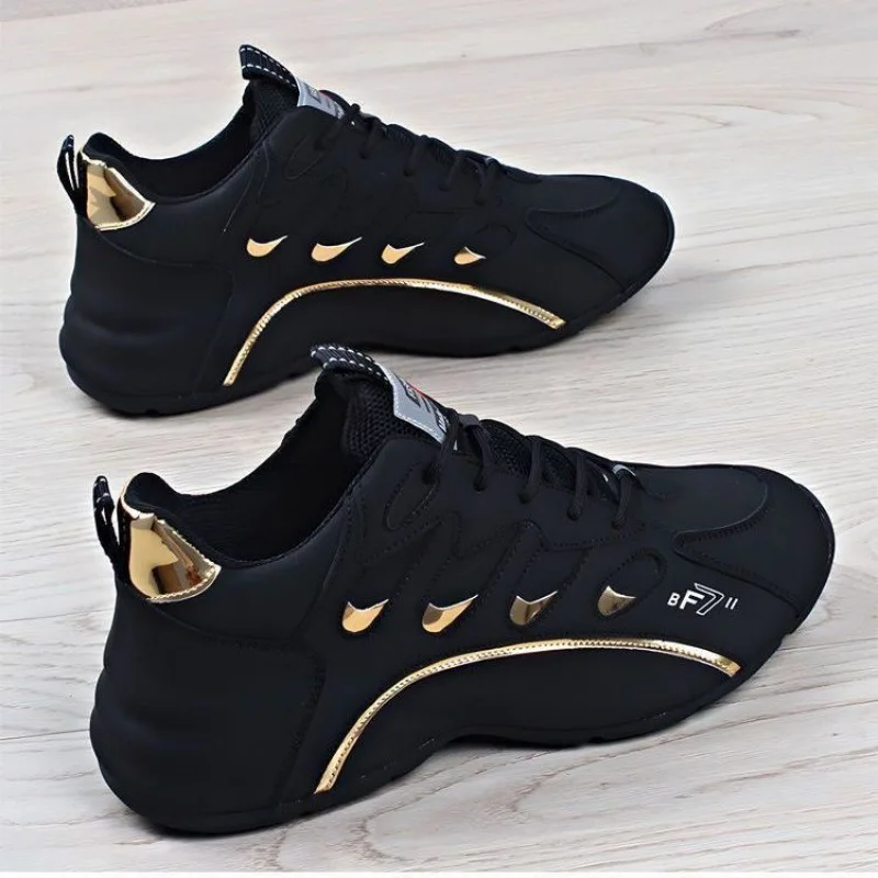 Erkekler için yeni moda gündelik ayakkabı hafif yumuşak nefes Vulcanize ayakkabı yüksek kalite yumuşak deri Sneakers Zapatillas De Mujer