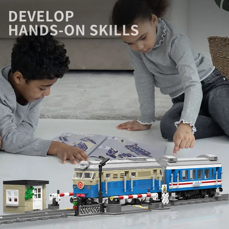 Kalıp kral 12022 dünya demiryolu DF4B dizel lokomotif tren tuğla yapı kitleri teknik RC elektrikli parça doğum günü hediyesi - Görsel 3