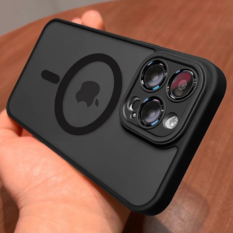 Manyetik lüks mat saydam zırh darbeye vaka iPhone 14 13 12 11 15 Pro Max artı Magsafe kablosuz şarj için kapak