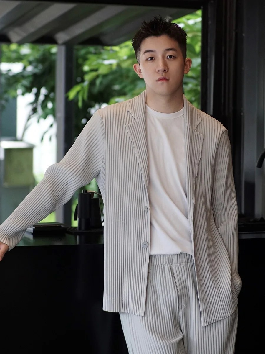 Miyake pilili erkekler Blazer Plisse ceket rahat basit Blazers tek göğüslü takım japon streç kumaş ceket