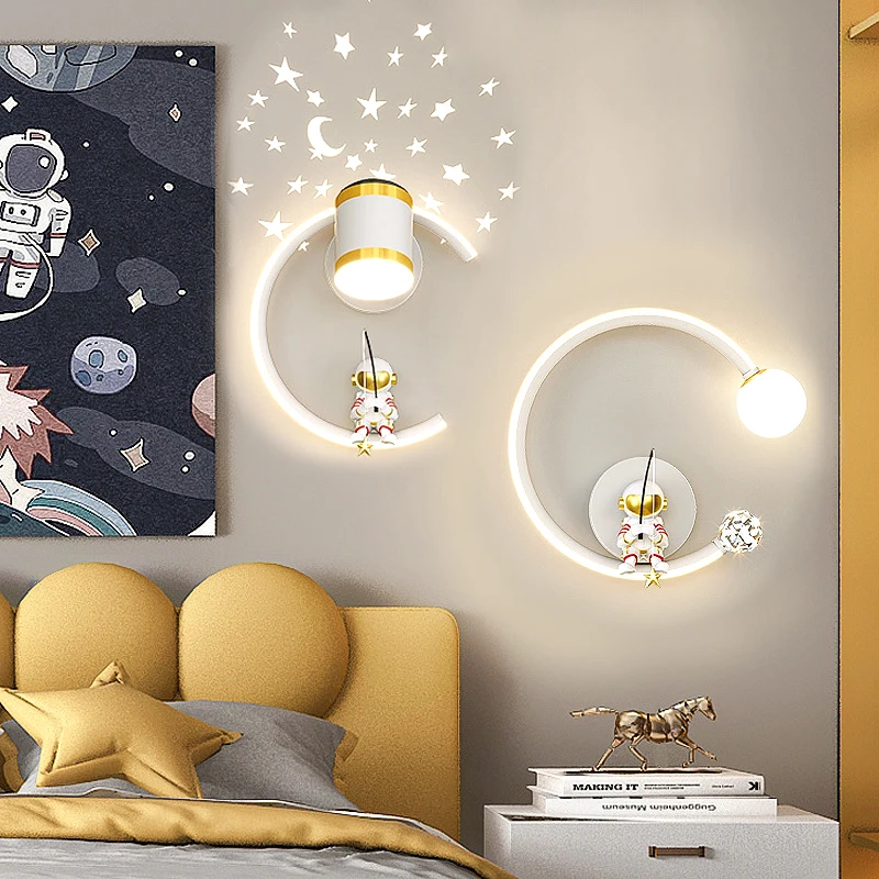 Modern LED duvar lamba demir akrilik astronot çocuk odası dekor kapalı fikstür parlaklık çalışma oturma odaları yatak duvar aplikleri