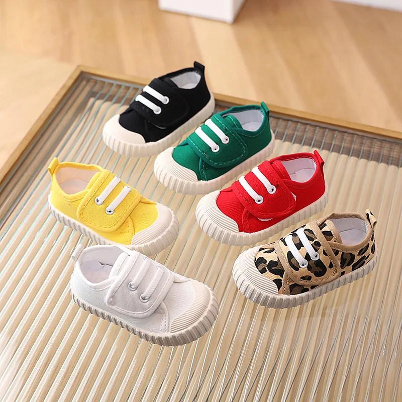 Unisex kız erkek Sneakers moda çocuk kanvas ayakkabılar yeni 2024 tüm maç düz topuk öğrenciler düğme bebek ayakkabıları çocuklar rahat ayakkabılar