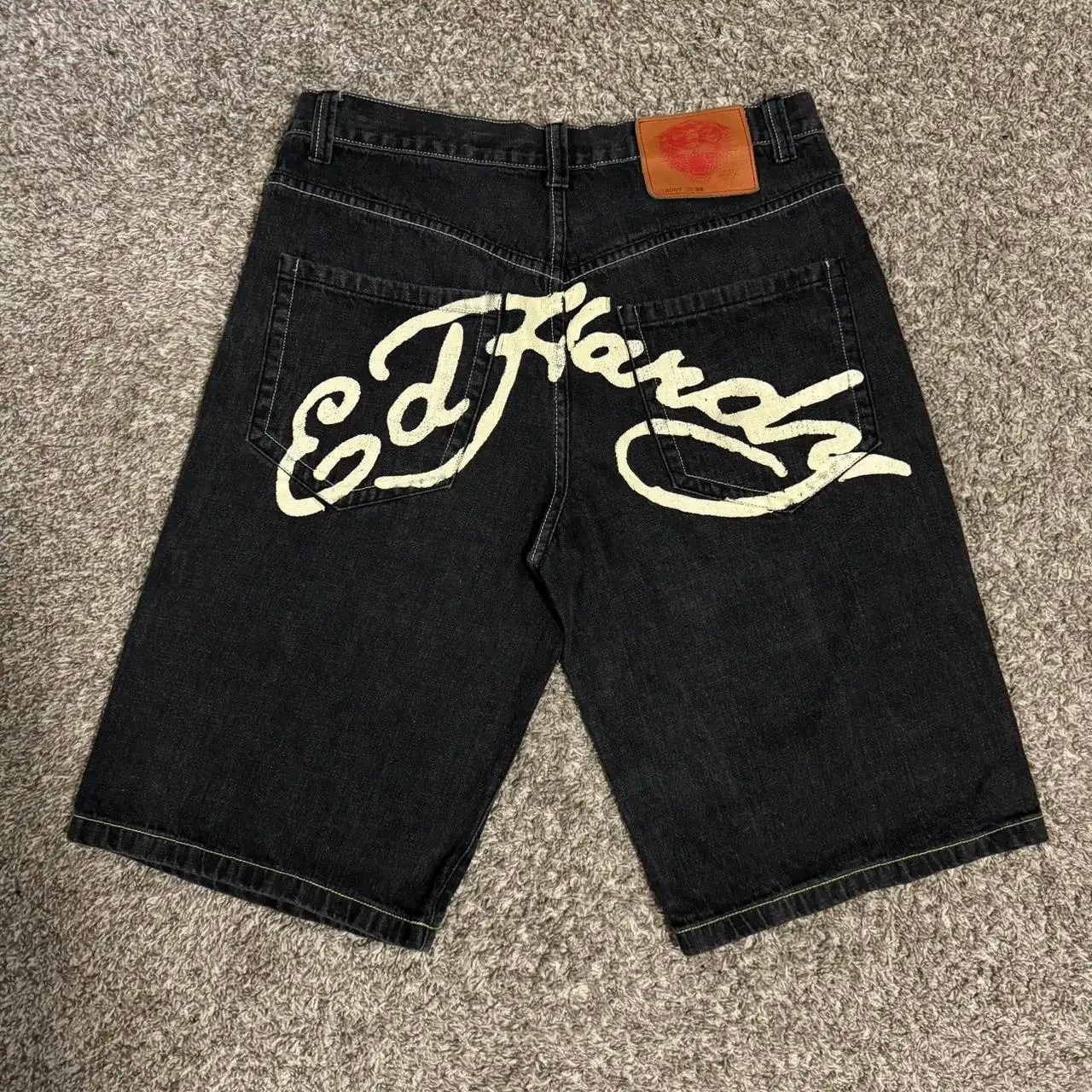 Y2K yeni şort Hip Hop mektup grafik baskı Baggy siyah Denim spor şort erkekler ve kadınlar Vintage Harajuku gotik gevşek kısa kot pantolon