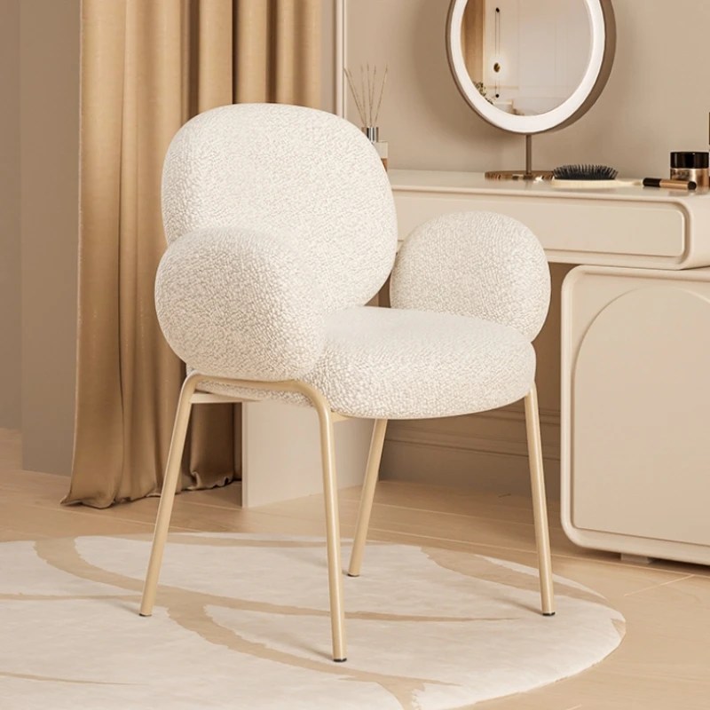 İskandinav tarzı sandalyeler oturma odası yatak masa soyunma dışkı makyaj sandalye Modern Minimalist İskandinav sırtlı sandalye Vanity sandalye